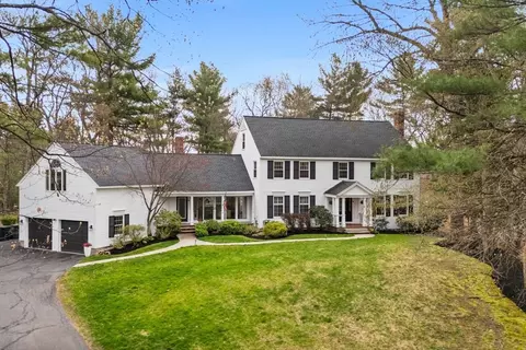 32 Castlemere Pl, North Andover, MA 01845