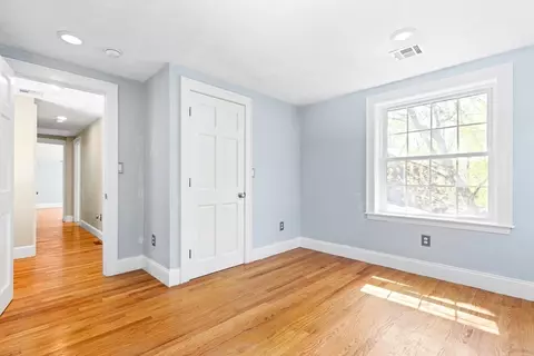 Bedroom - 587 Greendale Ave, Needham, MA 02492 photo 6 of 7
