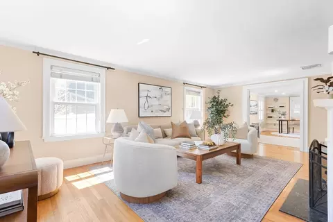 Living - 587 Greendale Ave, Needham, MA 02492 photo 4 of 5