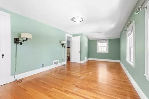 Bedroom - 587 Greendale Ave, Needham, MA 02492 photo 1 of 7