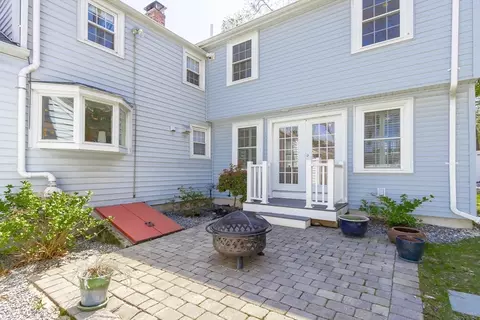 Exterior - 587 Greendale Ave, Needham, MA 02492 photo 3 of 8