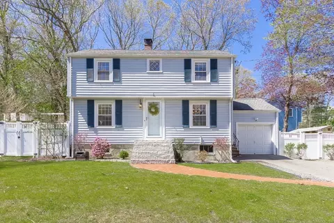 587 Greendale Ave, Needham, MA 02492