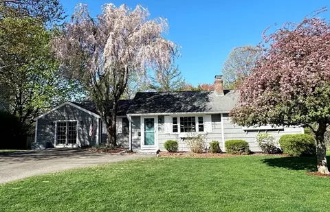 99 Edgewater Dr, Framingham, MA 01702