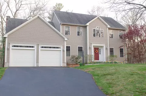 45 Town Farm Rd, Sutton, MA 01590