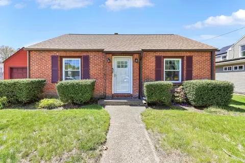 48 Oregon St, Springfield, MA 01118