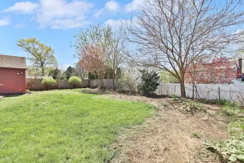 48 Oregon St, Springfield, MA 01118 photo 7