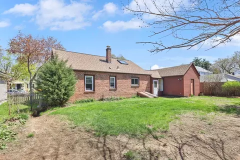 48 Oregon St, Springfield, MA 01118 photo 6