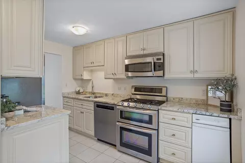 1 Oak Ridge Dr #3, Maynard, MA 01754 photo 5