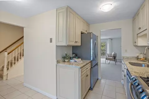 1 Oak Ridge Dr #3, Maynard, MA 01754 photo 4