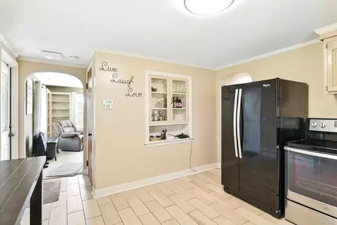 Entry Way - 123 Watson St, Chicopee, MA 01020 photo 1 of 1