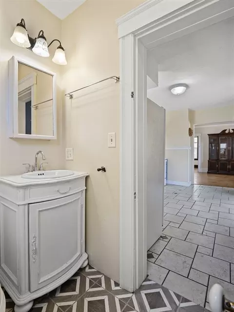 42 Circuit Ave E, Worcester, MA 01603 photo 17