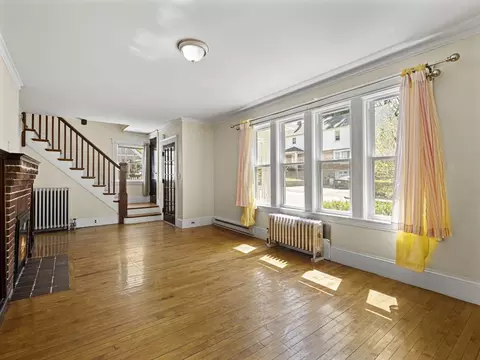 42 Circuit Ave E, Worcester, MA 01603 photo 4