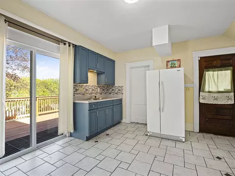 42 Circuit Ave E, Worcester, MA 01603 photo 14