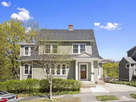 42 Circuit Ave E, Worcester, MA 01603