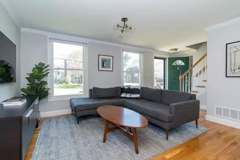 31 Standish Rd, Needham, MA 02492 photo 2