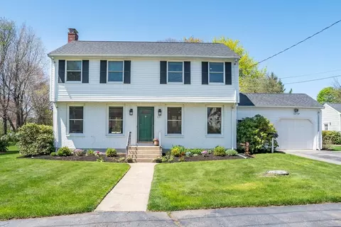 31 Standish Rd, Needham, MA 02492