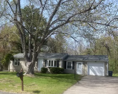 132 Cedar Ln, Seekonk, MA 02771