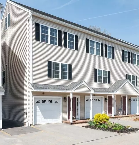 28 West St #4A, Ayer, MA 01432