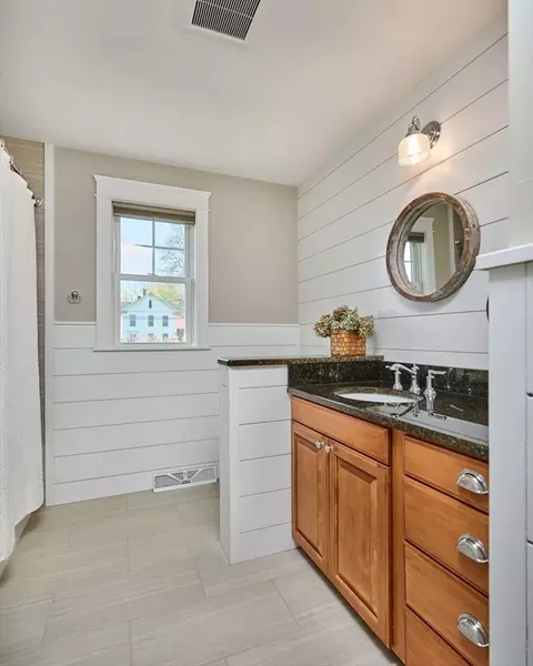 31 West St, Easthampton, MA 01027 photo 25