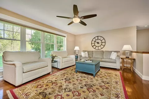 31 West St, Easthampton, MA 01027 photo 4