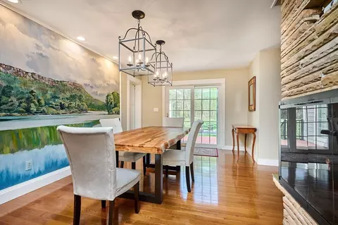 31 West St, Easthampton, MA 01027 photo 13