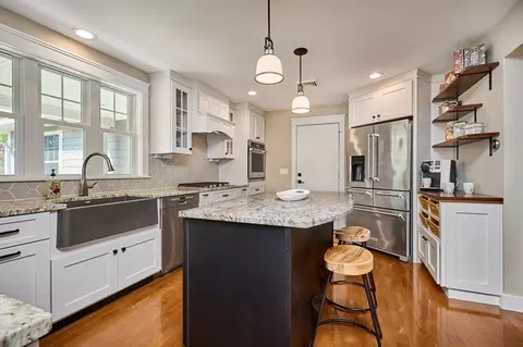 31 West St, Easthampton, MA 01027 photo 8