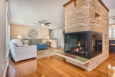 31 West St, Easthampton, MA 01027 photo 7