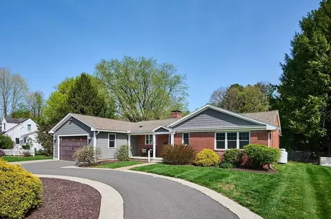 31 West St, Easthampton, MA 01027