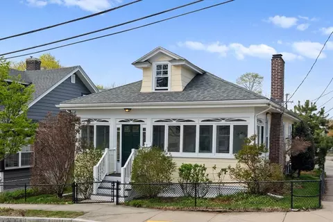 90 Carlisle St, Quincy, MA 02171
