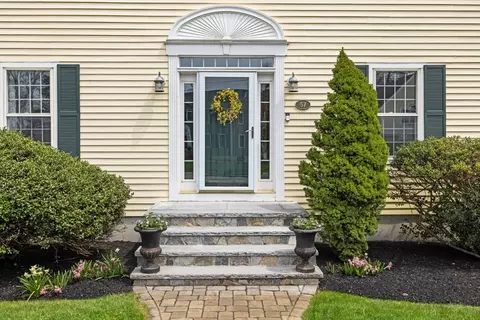 57 Avalon Rd, Reading, MA 01867 photo 4