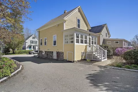 46 Bateman St, Haverhill, MA 01832