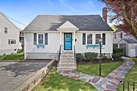 14 Caulfield Rd, Woburn, MA 01801