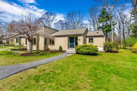 236 Aspen Cir #236, Lincoln, MA 01773