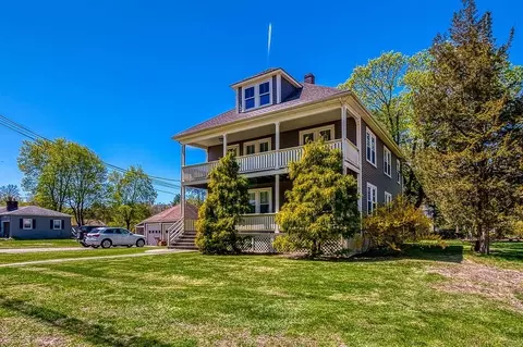 39 Lewis St, Franklin, MA 02038
