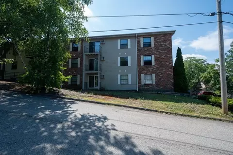 10 Hemans St #13, Worcester, MA 01605