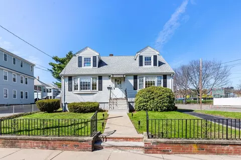 88 Dartmouth St, Medford, MA 02155