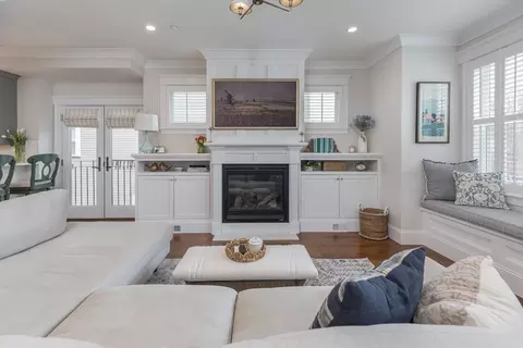 49-51 Coffey St #51, Boston, MA 02122
