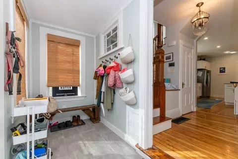 Entry Way - 496 Beech St, Roslindale, MA 02131 photo 3 of 4