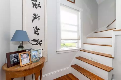 Entry Way - 496 Beech St, Roslindale, MA 02131 photo 4 of 4