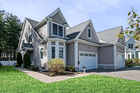 22 Gates Ln #A, Wakefield, MA 01880