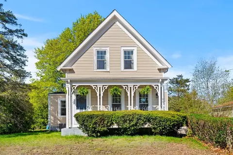 26 Off Station St, Weymouth, MA 02189