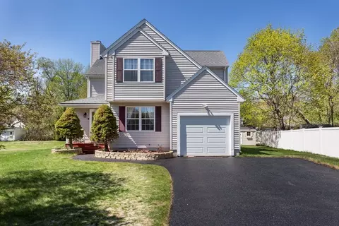 74 Palomino Dr, Franklin, MA 02038
