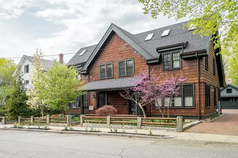30 Center St #30, Watertown, MA 02472