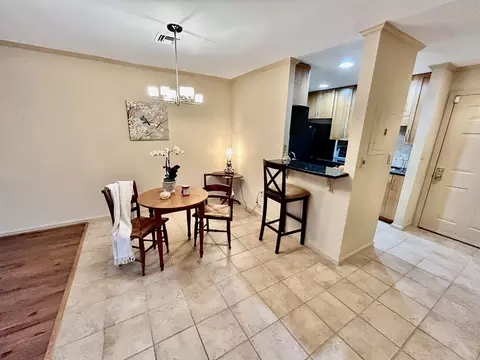 97 Anderer Ln #105, Boston, MA 02132