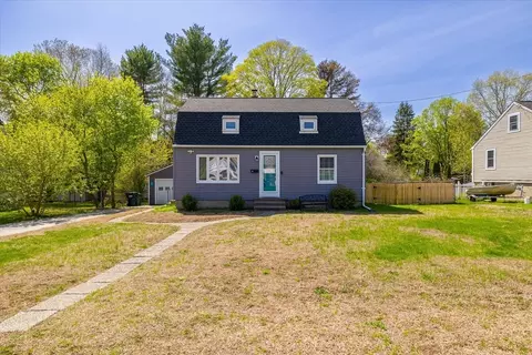 7 Ashton St, Oxford, MA 01540