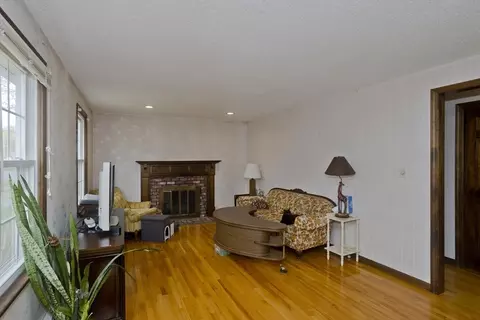 270 Ely Ave, West Springfield, MA 01089 photo 12