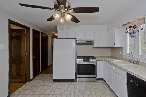 270 Ely Ave, West Springfield, MA 01089 photo 17