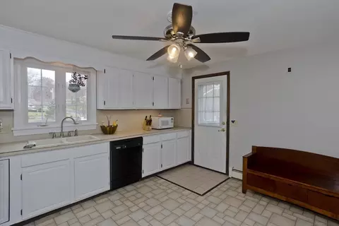 270 Ely Ave, West Springfield, MA 01089 photo 18