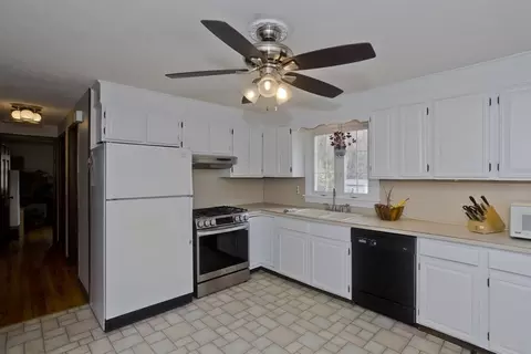270 Ely Ave, West Springfield, MA 01089 photo 15