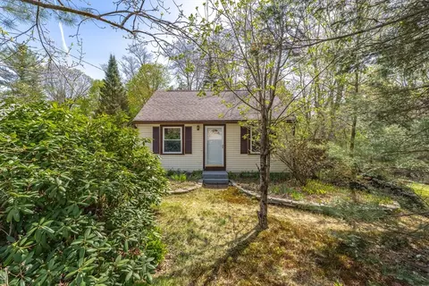 4 Evergreen Ter, Southwick, MA 01077